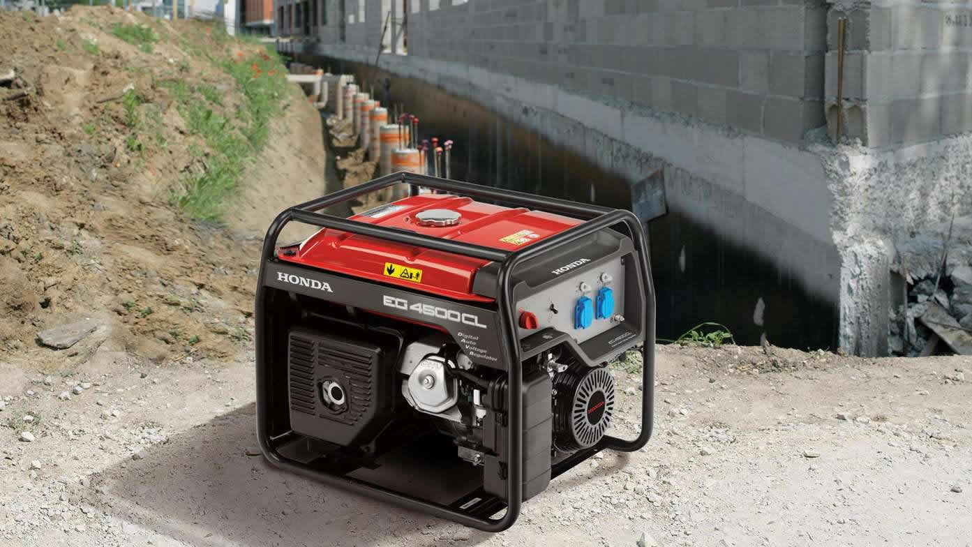 Honda EG4500 Petrol Generator in use